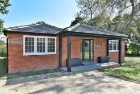 |||Room at Lawlor Cat Hotel|||||||